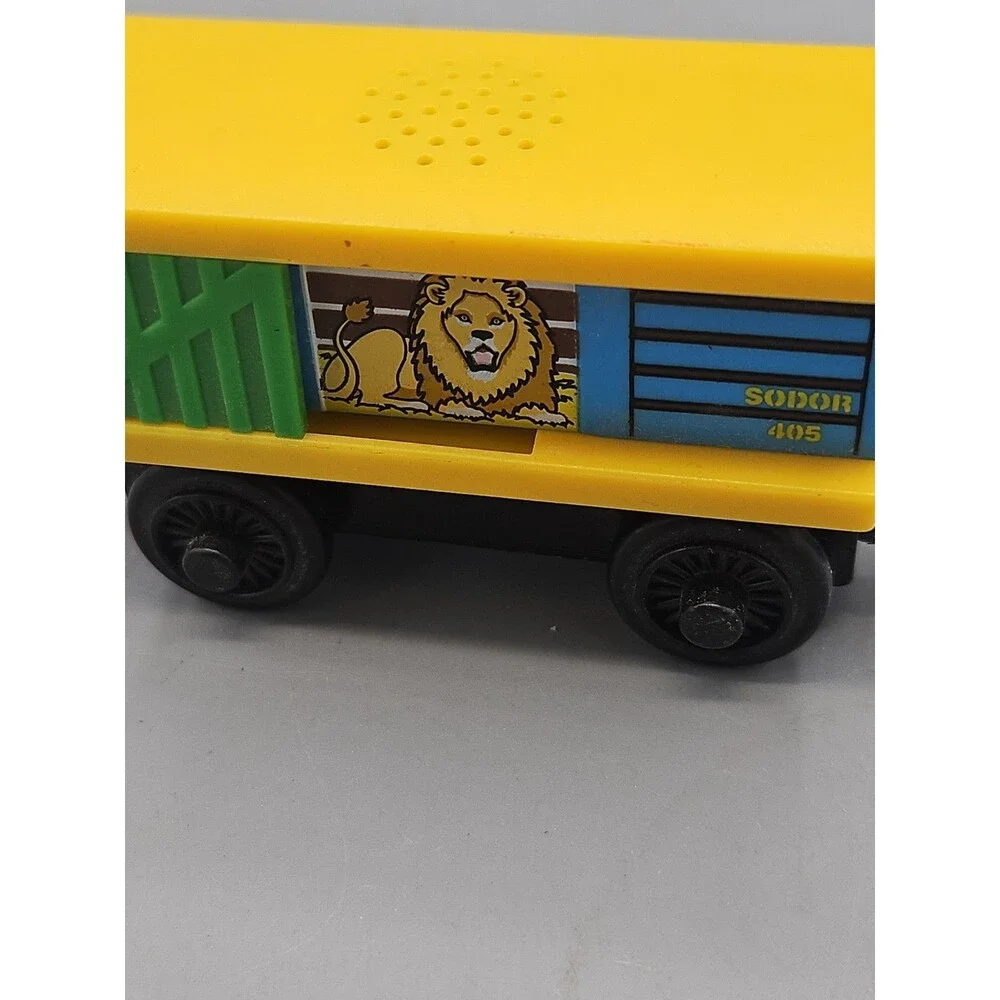 Thomas Wooden LION CAR w/SOUND Wooden Train - Railway - 2003